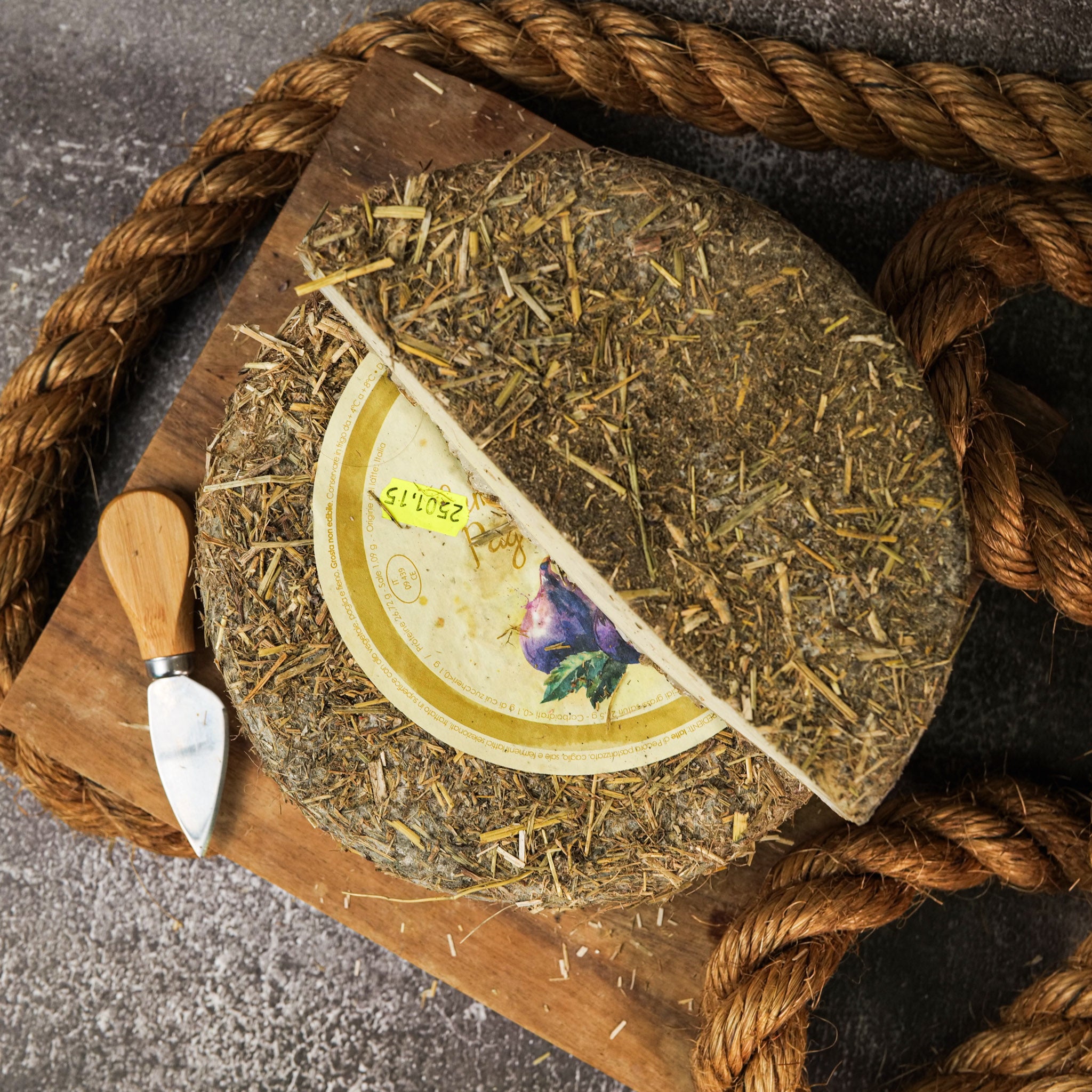 Pecorino Paglia e Fieno della Garfagnana
