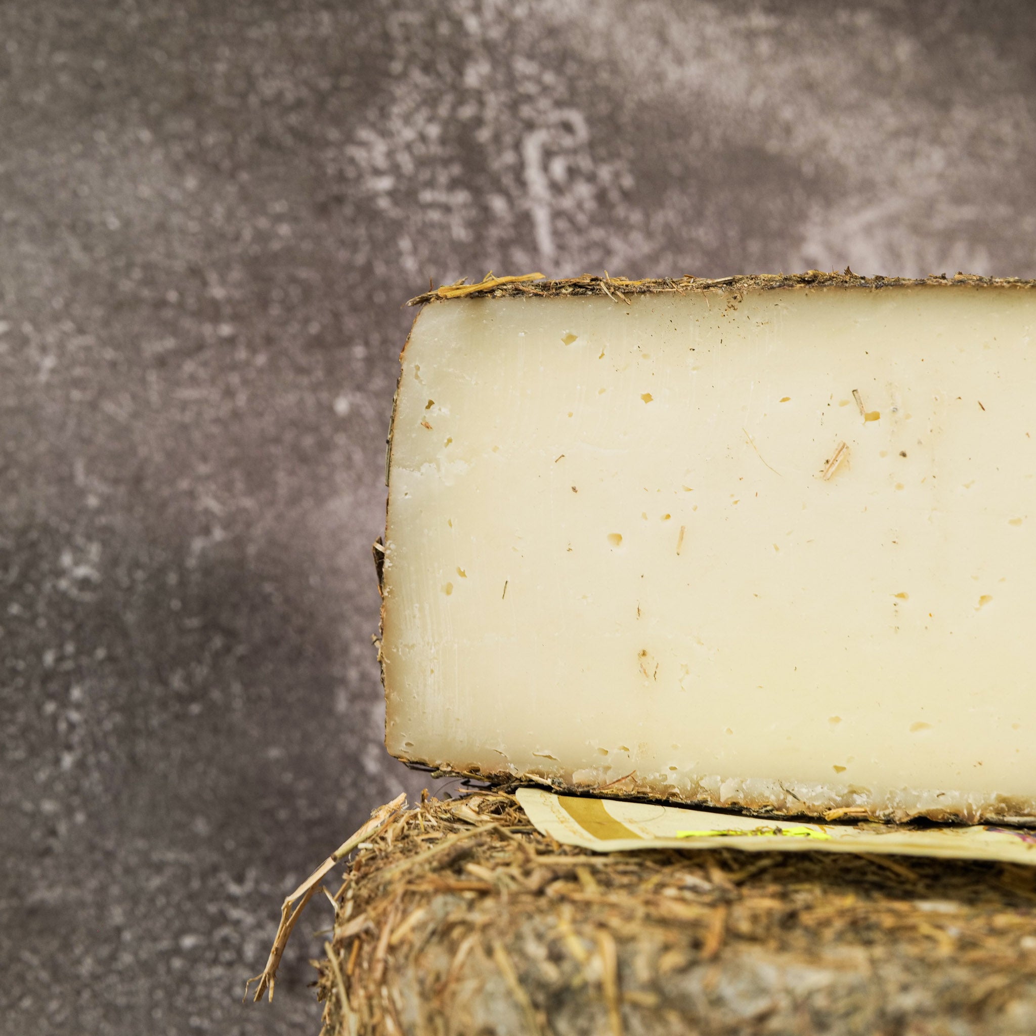 Pecorino Paglia e Fieno della Garfagnana