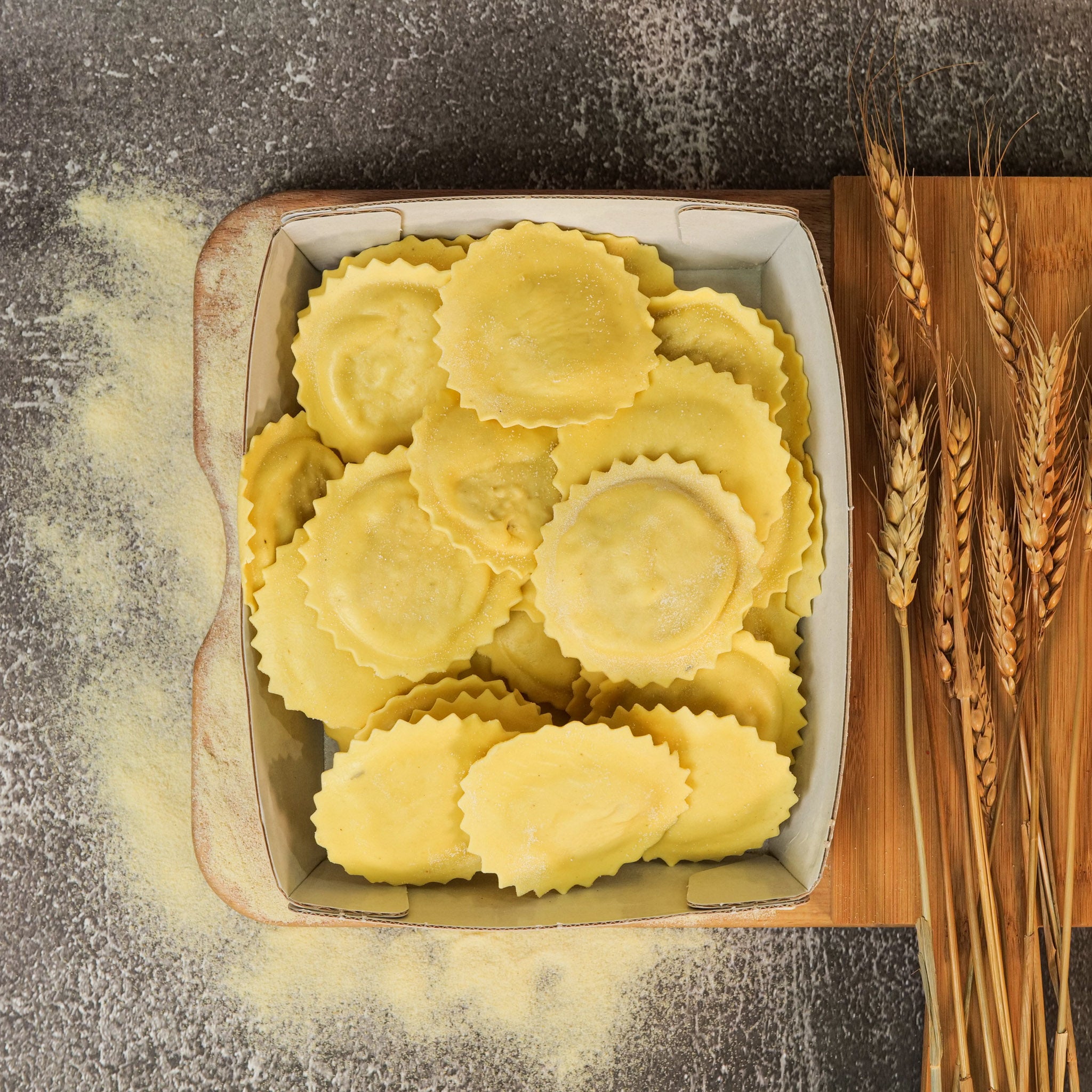 Tortelli di Pasta Fresca Ripieni di Carne di Suino
